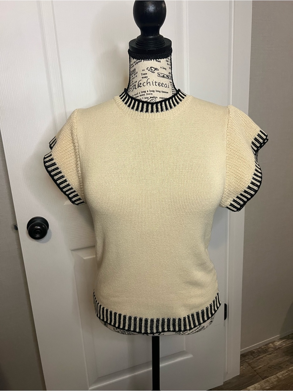 Cream Short-Sleeve Knit Top with Black Contrast Trim